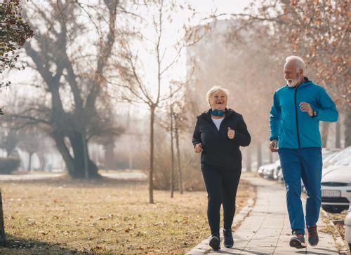 /images/small_i_Stock_1201821438_Couple_jogging_cd53249131.jpg